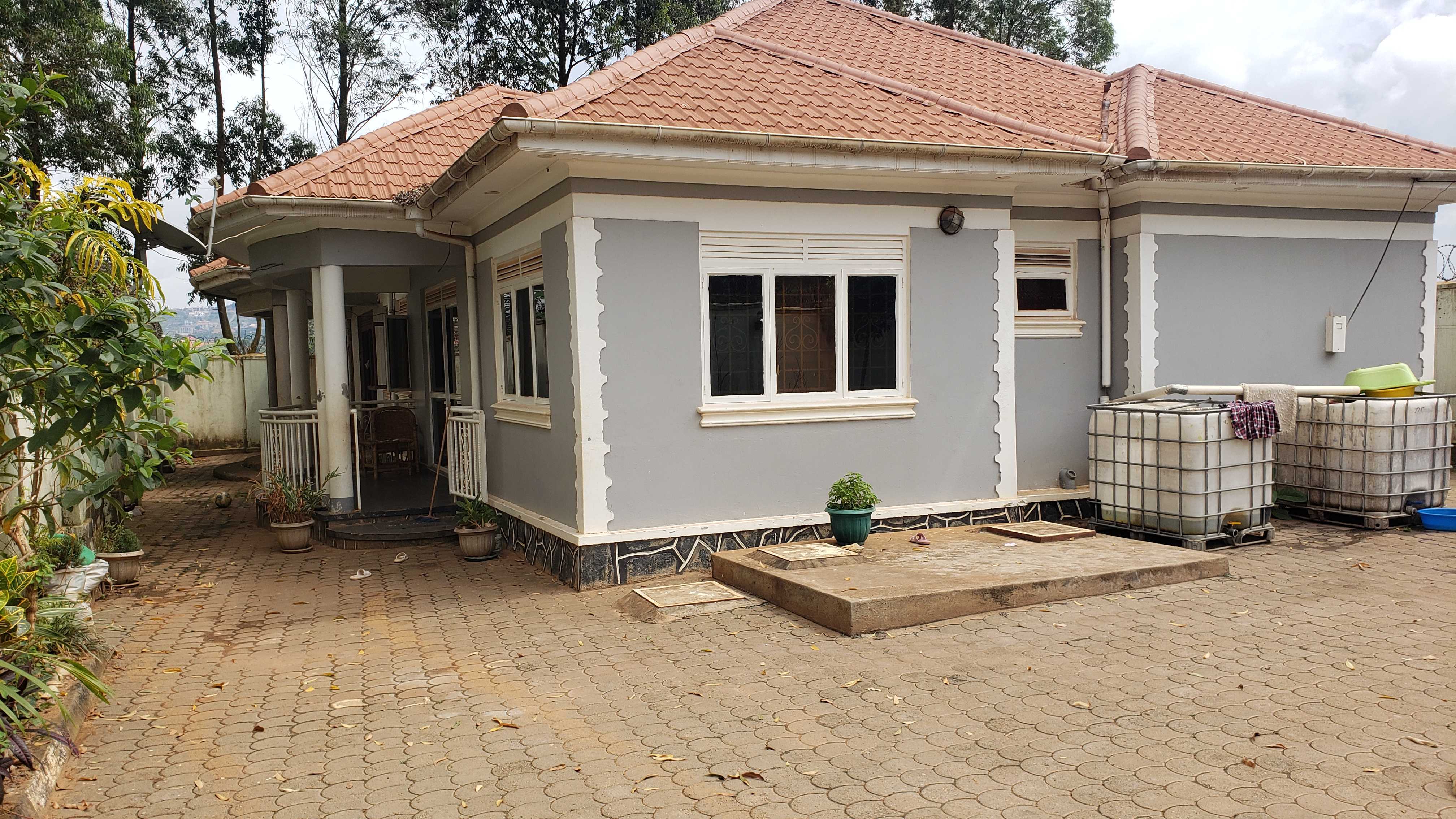 KAJJANSI-Bweya-WPS208